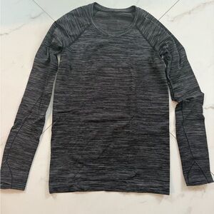 Lululemon Swiftly Tech Long Sleeve size 6